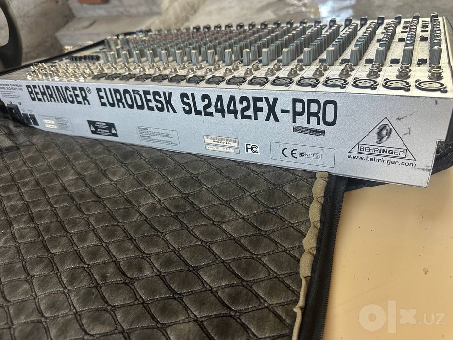 Behringer микшер