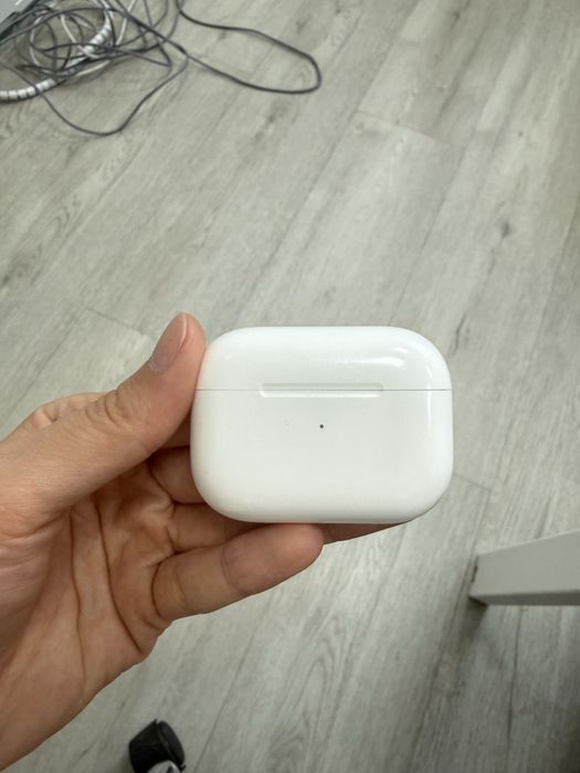 Airpods Pro 1 with magsafe charging case