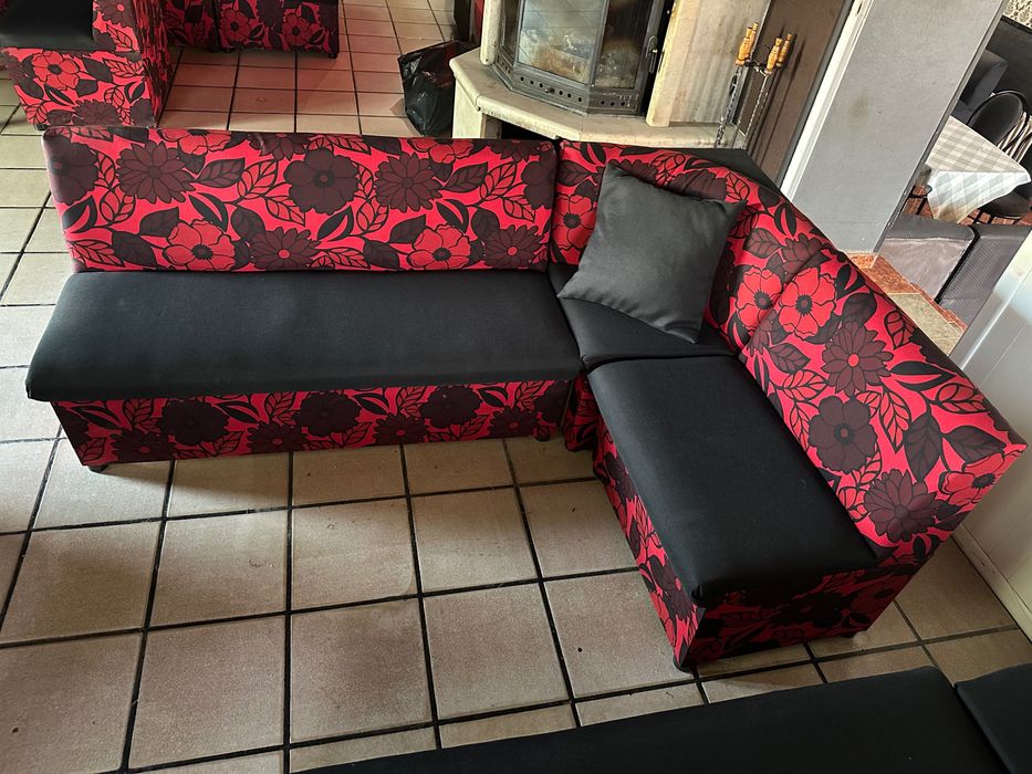 Продавам комплект ъглови дивани