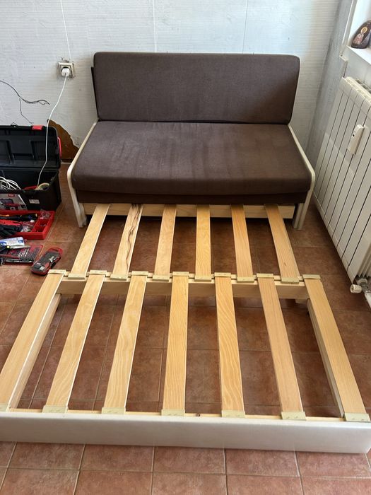 Разтегагелно компактно диванче от Виденов