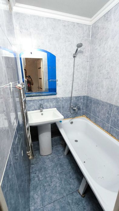 Продаётся 2-комнатная квартира 103-серии в 16 мкр. Этаж: 4 из 5.