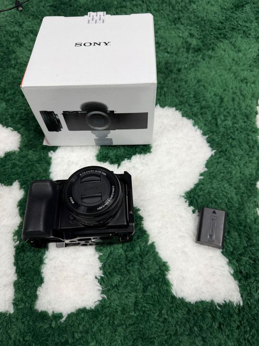 Pachet Sony ZV-E10 kit