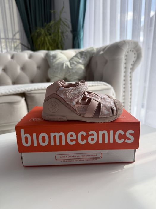 Sandale Biomecanics 22