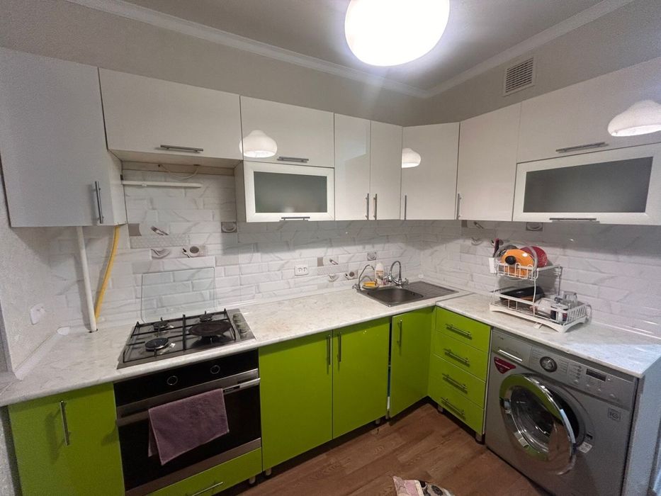 Продам гарнитур дешево