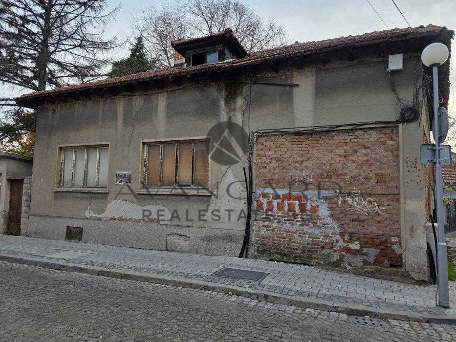 Продава се Къща в Пловдив, Център - 520 кв.м за 353 €/кв.м - Снимка #3