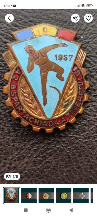 Insigne , medalioane , brelocuri , poetcarduri  vintage
