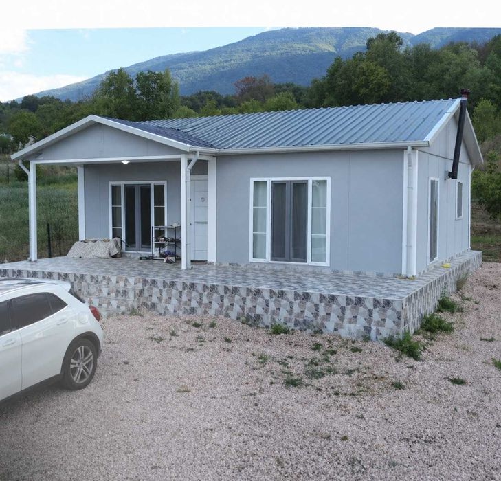 Сглобяема къща 40 м² - 8 800 € (220 €/м²). Метална конструкция от галванизирана стомана. Стени от Фиброцимент