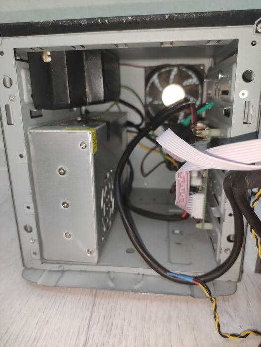 Регулируемый блок питания