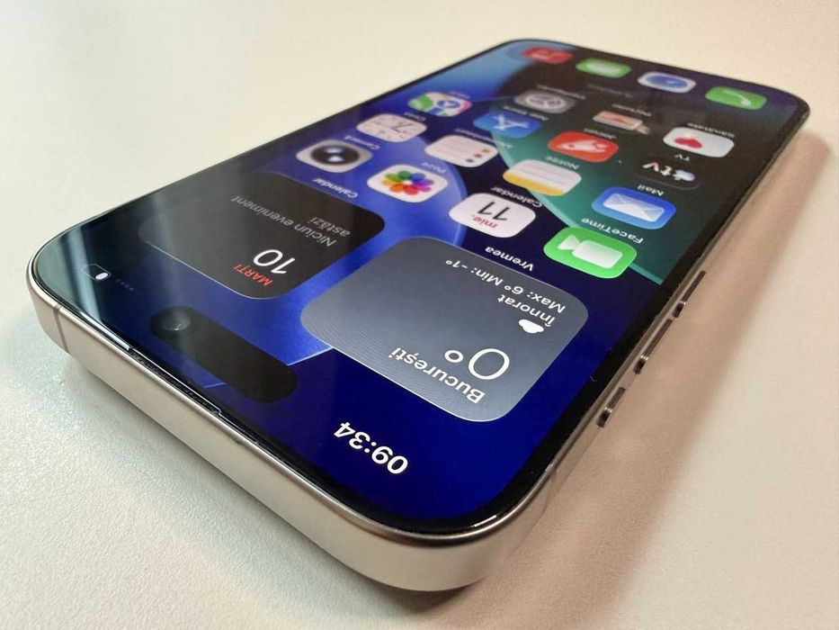  Apple / iPhone 15 Pro 128 Gb / Natural Titanium