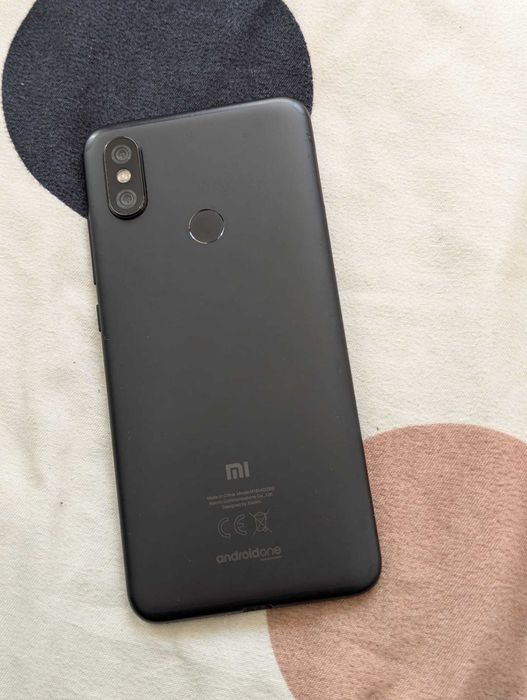 Telefon Xiaomi Mi A2 - Dual SIM, ecran 6" 1080p, 64GB+4GB RAM, camera duala 20MP, Android One