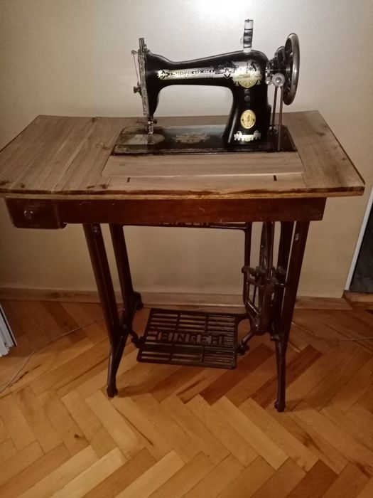Продавам шевна машина