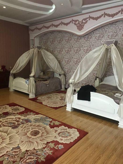 Продаётся дом Ул.Фаробий 8 сот,8 комнат,1000 кв.м