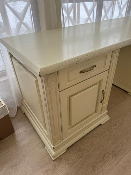 Продам кабинетный стол