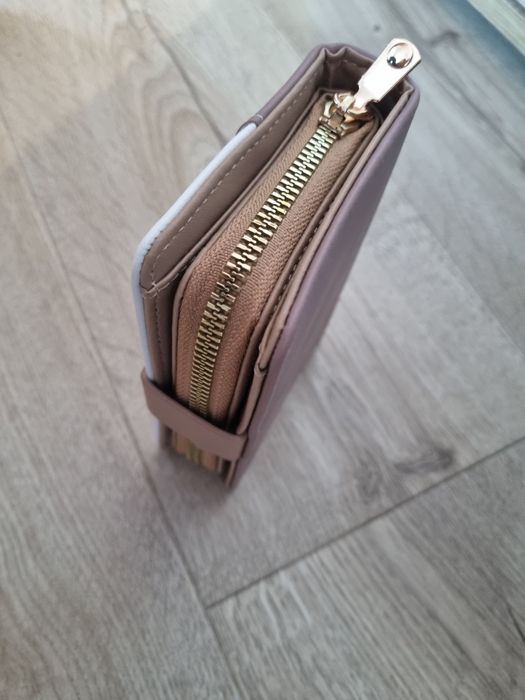 Дамско Портмоне - ново
