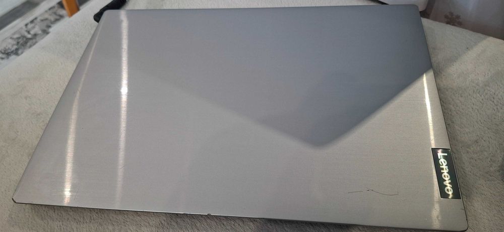 Продавам изгоден лаптоп Lenovo
