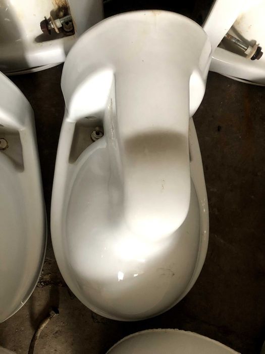 Продавам структура за вграждане GROHE + стенна тоалетна чиния.