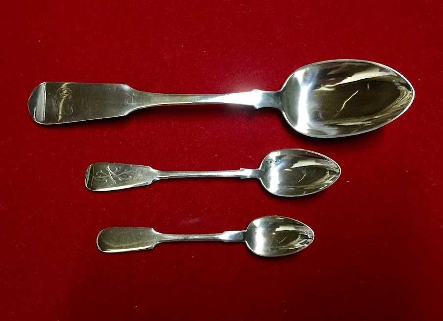 Ложки  серебряные