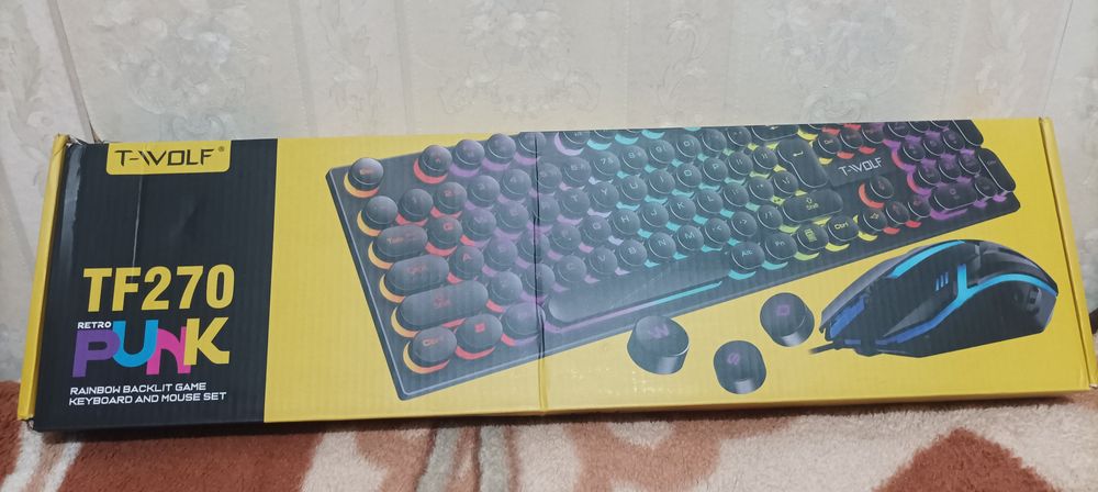 Клавиатура продается, отличная с RGB подсветкой