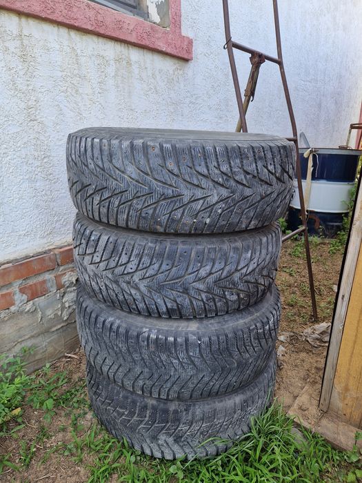 Продам покрышки с дисками