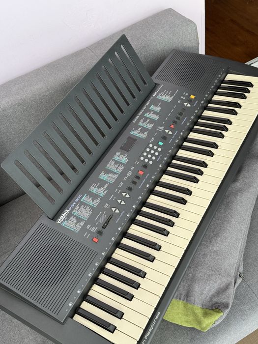 Продам Yamaha PSR-300