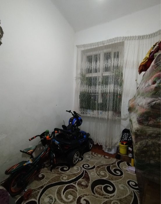 Продается 1 комнатная квартира в центре наваи вдоль дороги