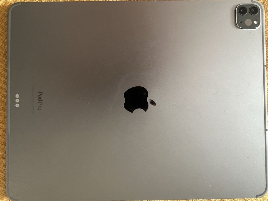 Ipad pro gen 6 - cellular 12.9 “
