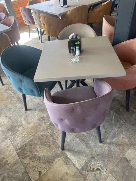 Vand scaune de restaurant