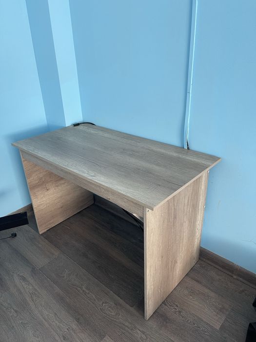 Продам офисный рабочий стол