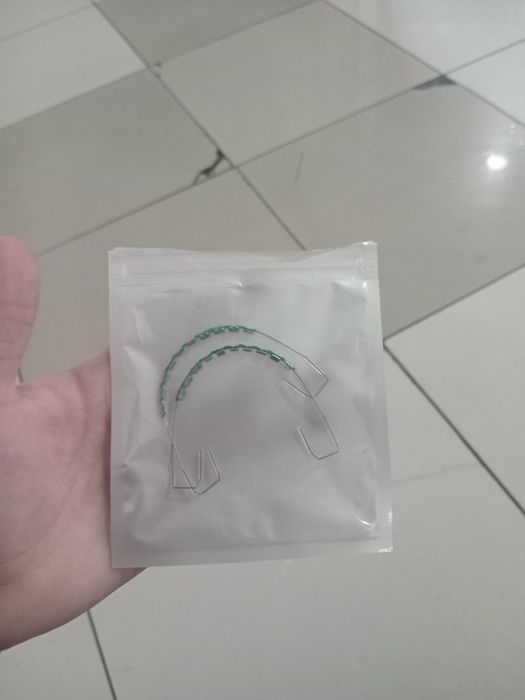 Ненастоящие брекеты,накладные