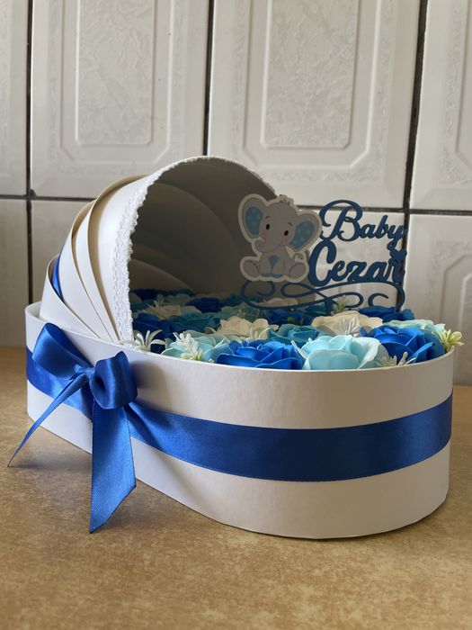 Aranjament landou cu trandafiri de sapun