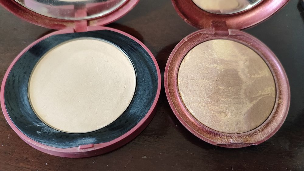 Червило Estee lauder , пудра и бронзант и четка Kiko Milano.