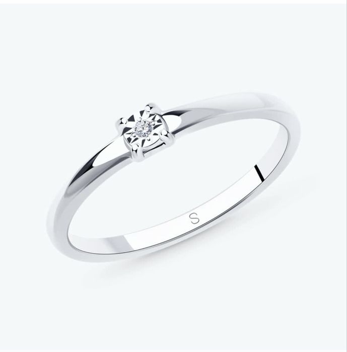 Кольцо серебряное с бриллиантом