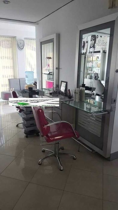 Оборудван фризьорски салон - гр. Пловдив - кв. Тракия!