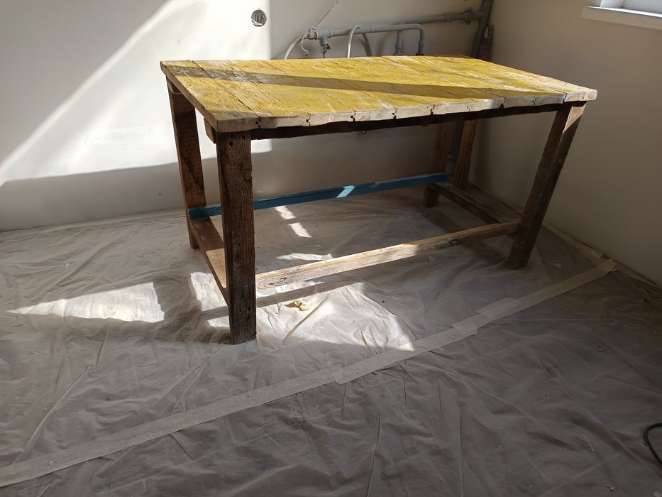 Продам стол деревянный