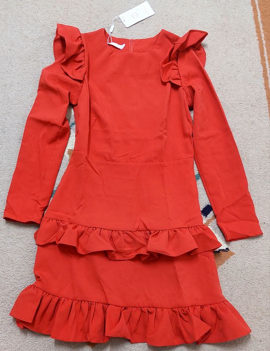 Все платья по 1000 тг