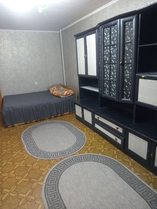 Комната в трёх комнатной квартире,