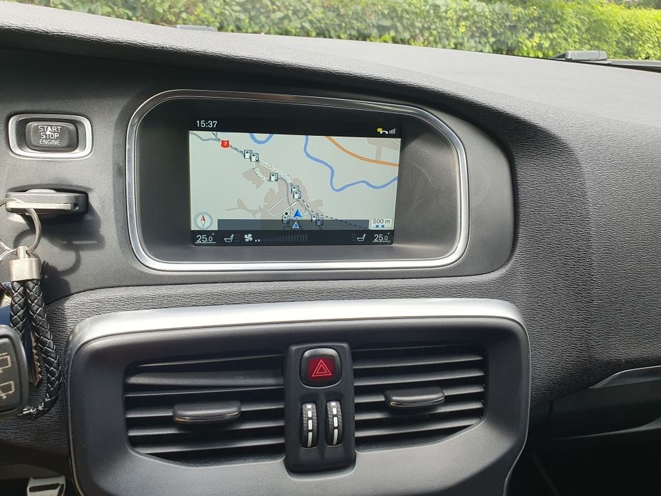 Volvo V40 D4 2014 R-design 190 cp