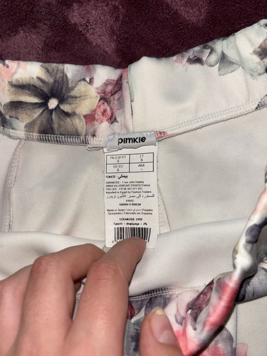 Fusta cu imprimeu floral