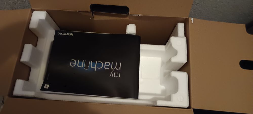 Aparat cafea cu pastile Nespresso inisia nou