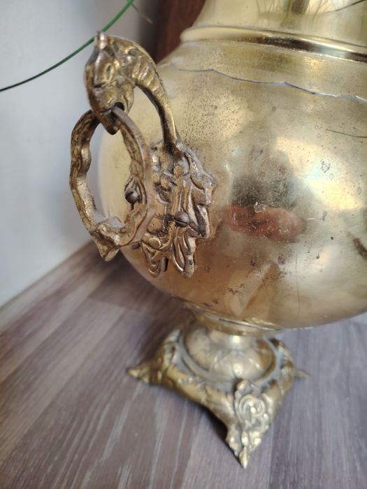 Стар позлатен съд