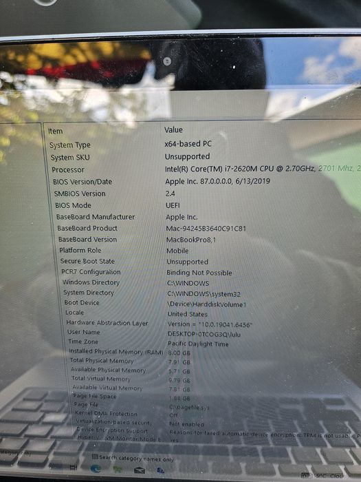 Vând MacBook pro