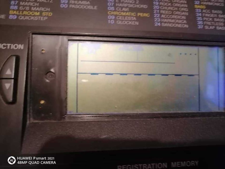 Продавам синтезатор ползван от детето за тренировки удома.