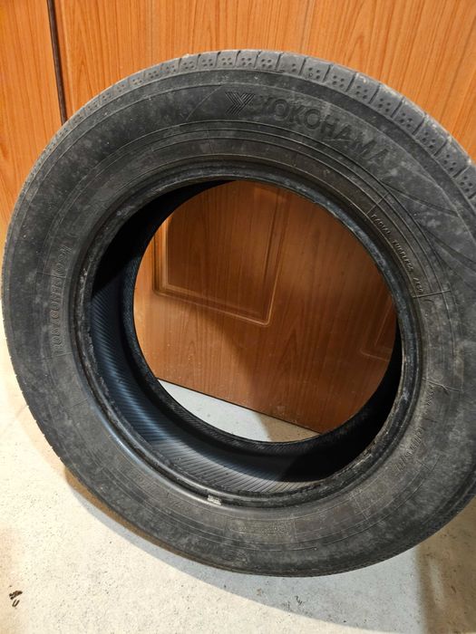 Два броя гуми 205х60х16