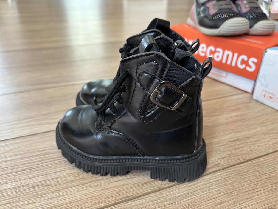 Черни ботуши за момиче