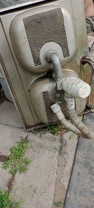 Продам кухонную раковину