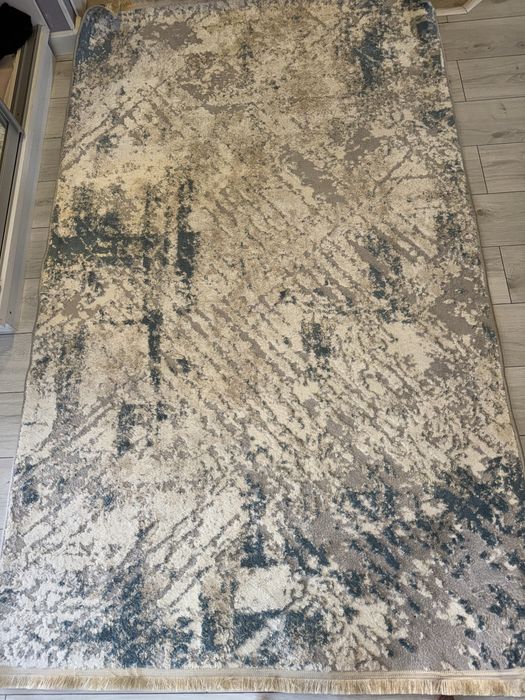 Продам ковер б/у размер 135*225