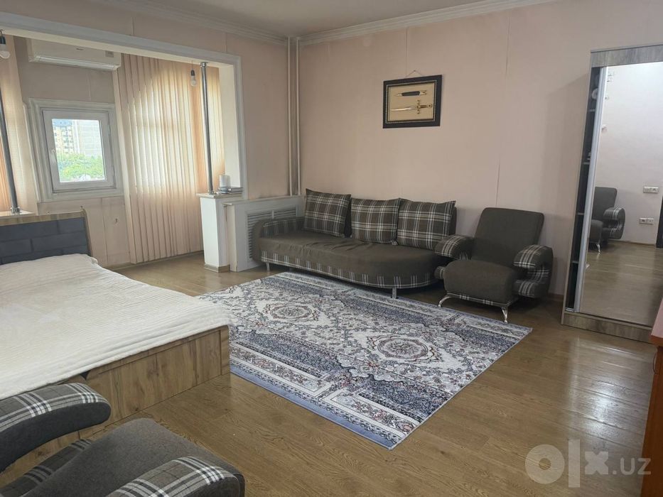 Kvartiraga 1ta qiz bola kerak