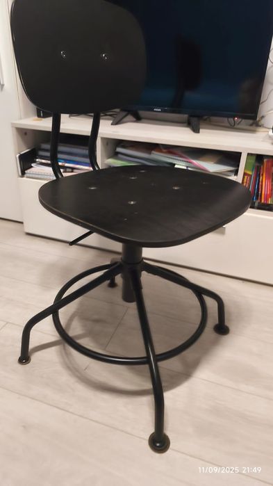 Scaun lemn birou rotativ ikea