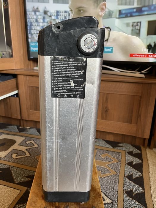 Vînd baterie bicicletă 36v si 13ap.