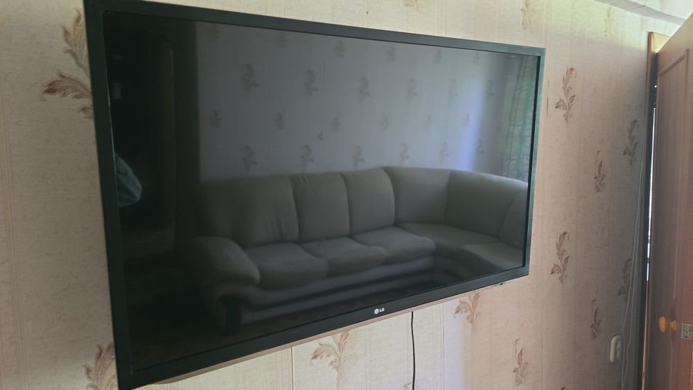 Продам телевизор не смарт б/у